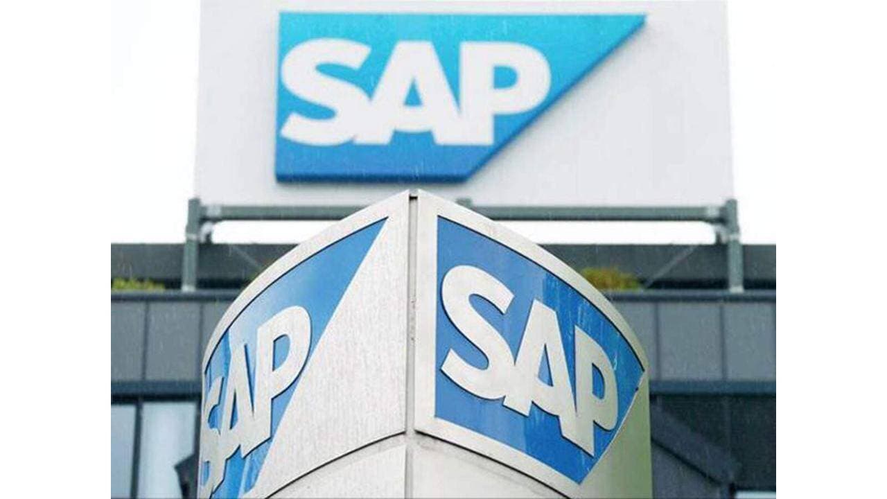 SAP ने AI निवेश के लिए भर्ती और यात्रा पर लगाई रोक