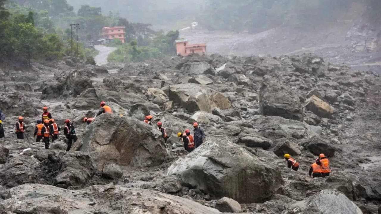 Everest Guides Join Rescue in Nepal
