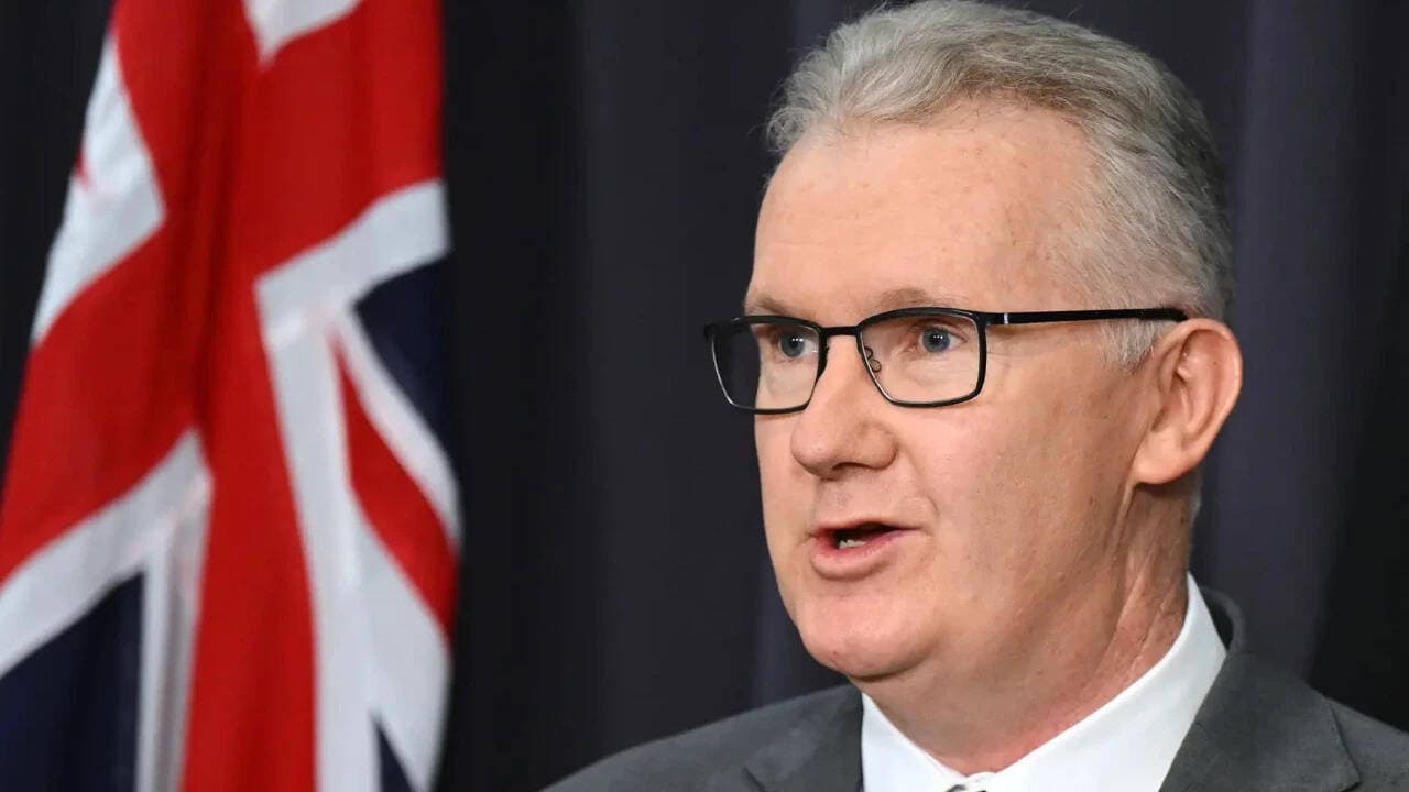 Australia tightens immigration policy